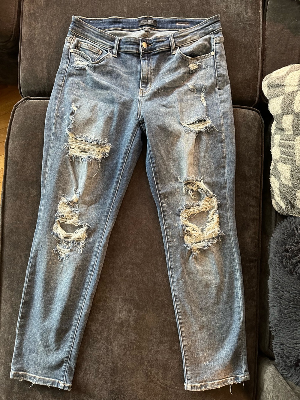 Judy Blue Distressed Medium Blue Boyfriend Jeans size 15/32